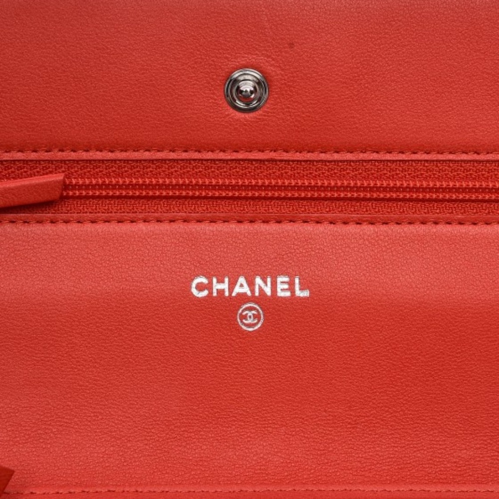 CHANEL Patent Quilted Wallet On Chain WOC Red - Picture 7 of 8